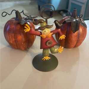 Scarecrow Metal photo holder Figurine with 2 Rustic metal Pumpkins 🎃